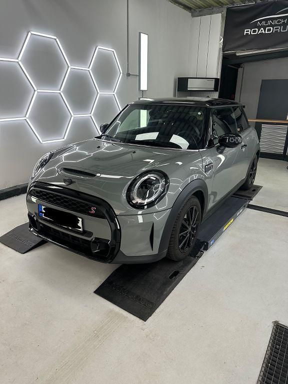 Grau Gebraucht 2022 Mini Cooper S Essential Kleinwagen | 24.000 € (Guter Preis) - Bild 1/4