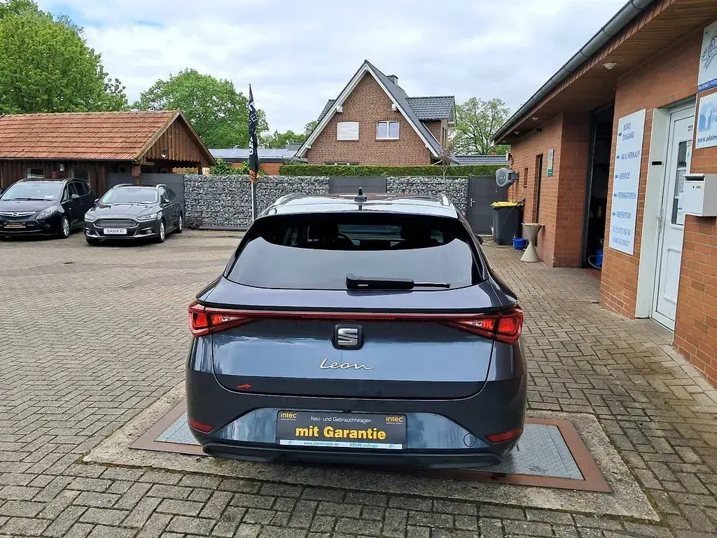 Gebraucht Seat Leon Style 150 PS (110 kW) 2022 Grau Limousine