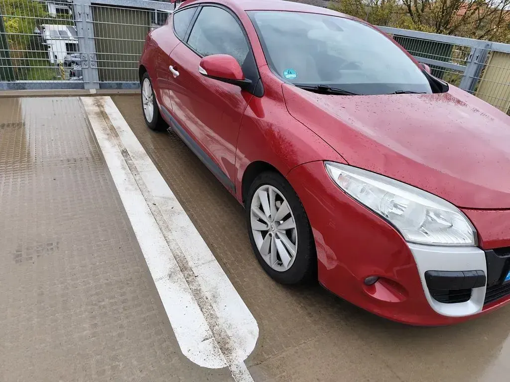 Gebraucht Renault Mégane Coupé Luxe 140 PS (102 kW) 2010 Rot Coupé