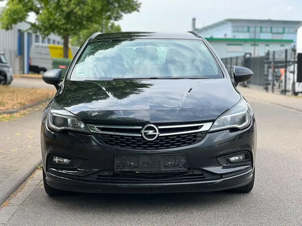 Gebraucht Opel Astra Edition 136 PS (100 kW) 2016 Schwarz Kombi