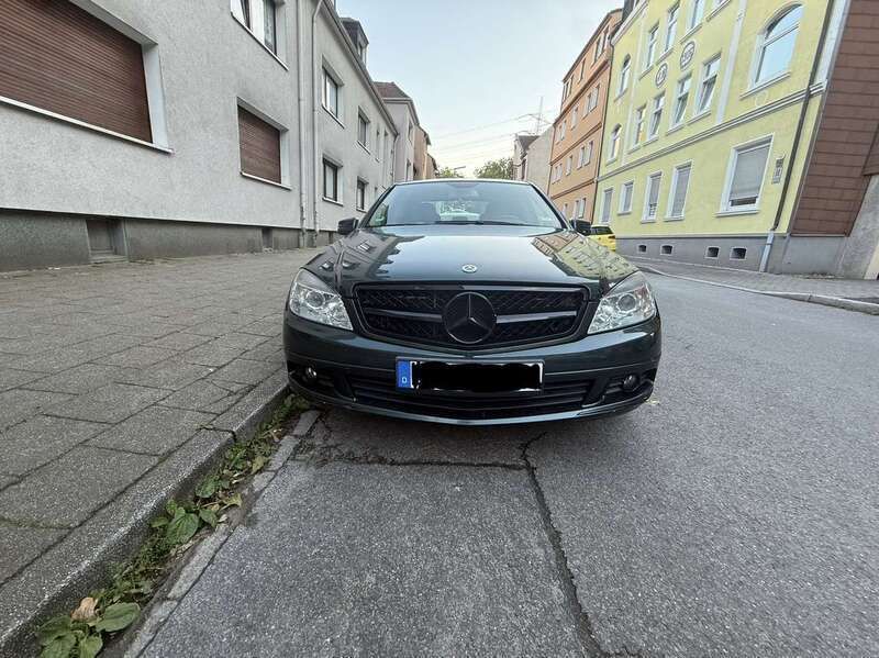 Grün Gebraucht 2009 Mercedes C200 Limousine | 6.200 € (Fairer Preis) - Bild 1/4