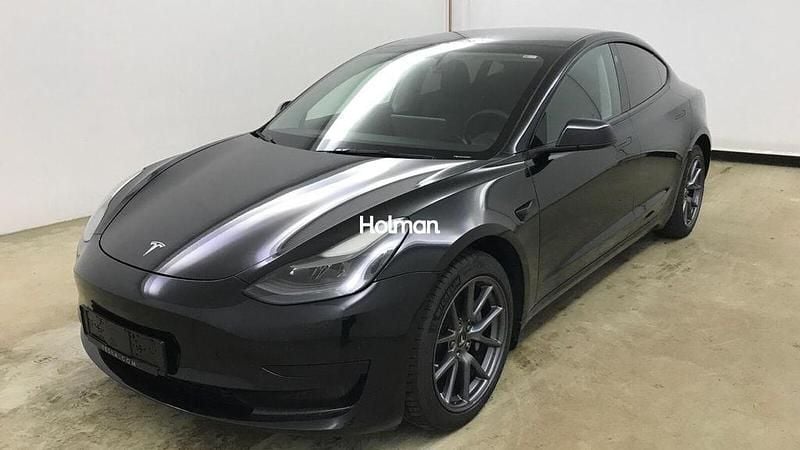 Schwarz Gebraucht 2021 Tesla Model 3 Standard Range Plus Limousine | 22.120 € (Fairer Preis) - Bild 1/4