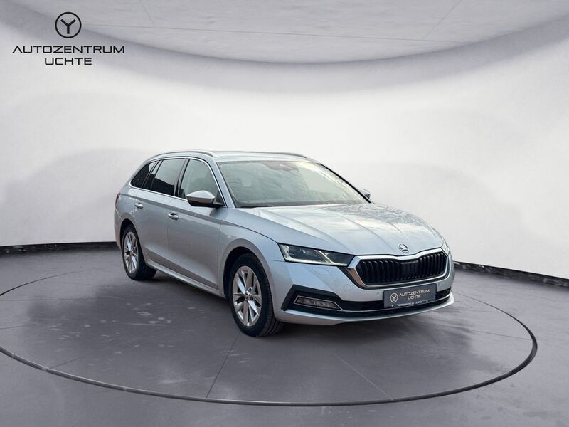 Silber Gebraucht 2020 Skoda Octavia First Edition Kombi | 20.299 € (Fairer Preis) - Bild 1/4