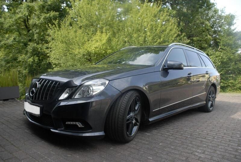 Schwarz Gebraucht 2010 Mercedes E250 Avantgarde Kombi | 6.990 € (Superpreis) - Bild 1/4