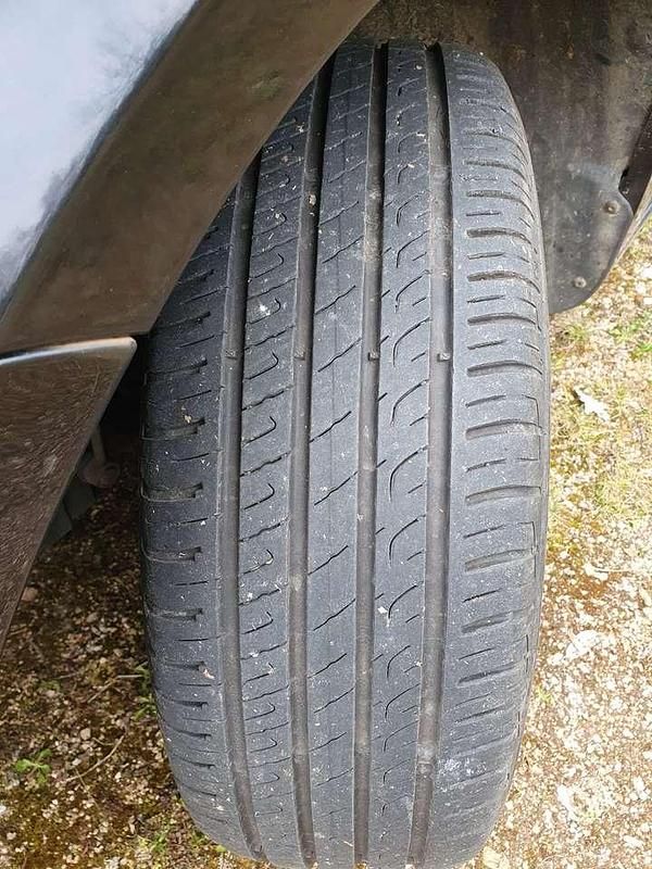 Gebraucht VW Touran Freestyle 140 PS (102 kW) 2010 Schwarz Van / Kleinbus