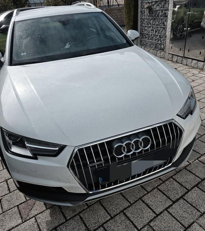 Weiß Gebraucht 2018 Audi A4 Allroad Basis Kombi | 19.700 € (Guter Preis) - Bild 1/4