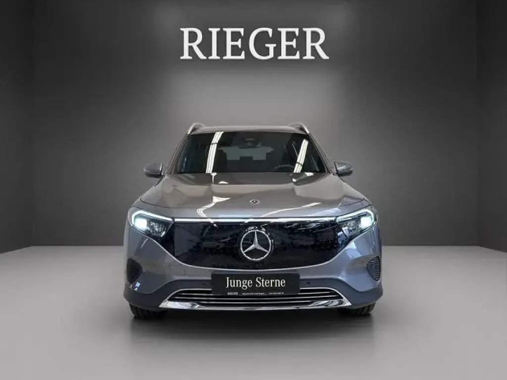 Gebraucht Mercedes EQB250 139 kW (190 PS) 2024 Metalliclack mountaingrau (metallic) SUV
