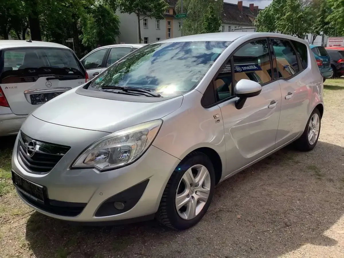 Gebraucht Opel Meriva 120 PS (88 kW) 2012 Silber Van / Kleinbus