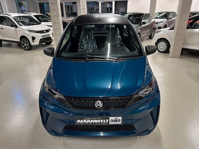 Saphirblau Gebraucht 2024 Aixam Crossline Pack | 16.390 € (Fairer Preis) - Bild 1/4