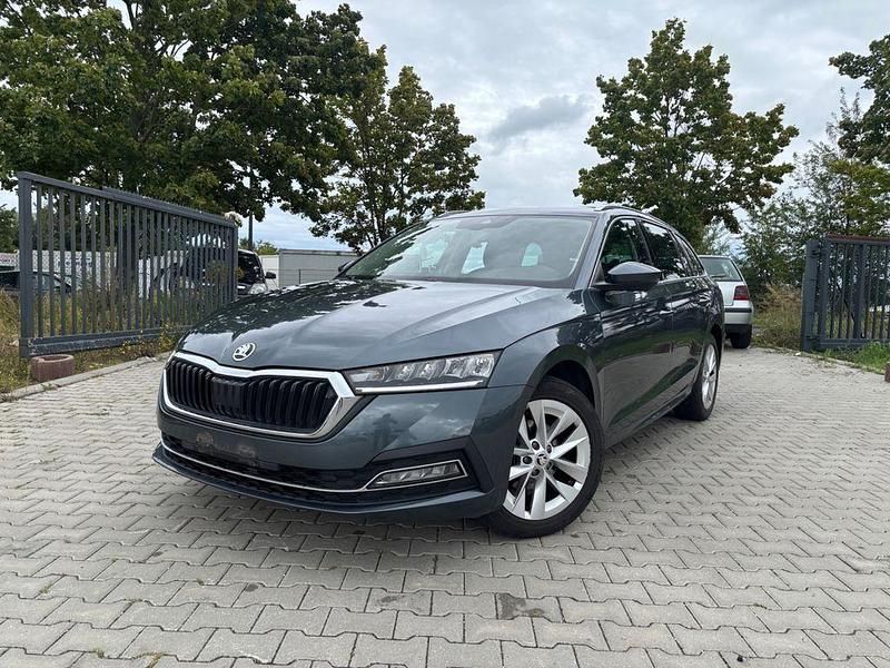 Grau Gebraucht 2021 Skoda Octavia Kombi | 17.999 € (Superpreis) - Bild 1/4