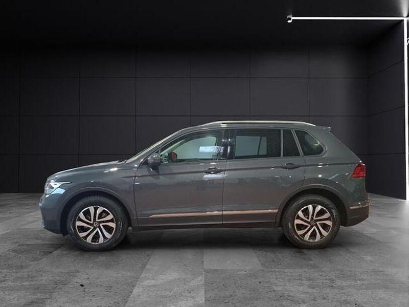 Gebraucht VW Tiguan Active 150 PS (110 kW) 2022 Delfingrau metallic SUV