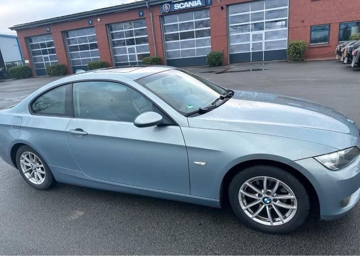 Blau Gebraucht 2007 BMW 320 Coupé | 6.500 € (Guter Preis) - Bild 1/4
