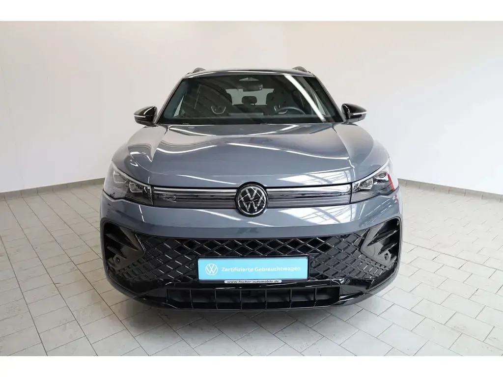 Gebraucht VW Tiguan R-line 150 PS (110 kW) 2024 Grau SUV