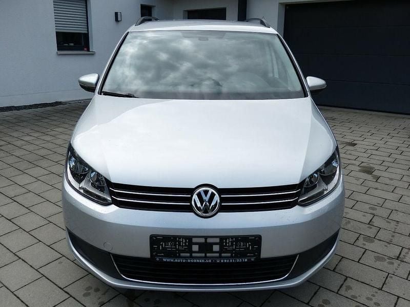 Gebraucht VW Touran Comfortline 140 PS (102 kW) 2013 Silber Van / Kleinbus