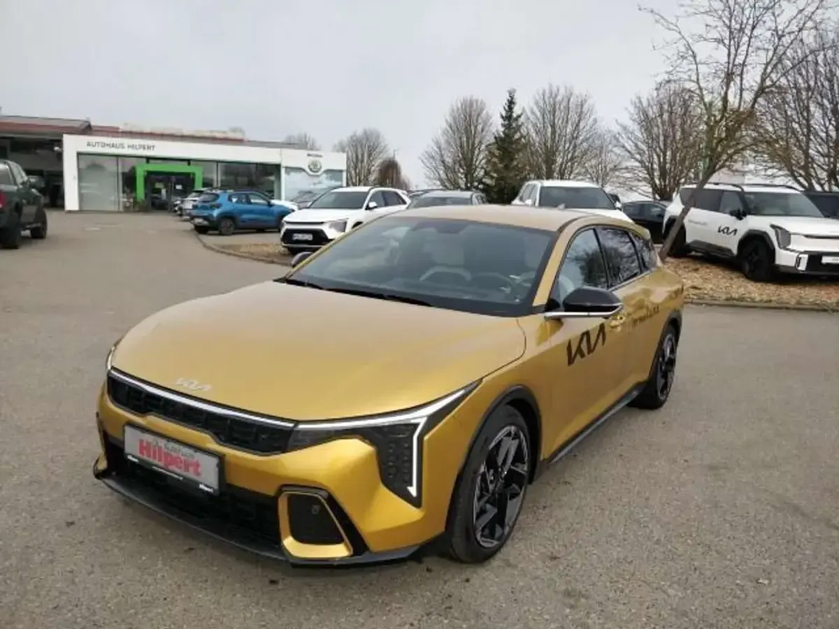 Neu Kia K4 GT-Line 179 PS (131 kW) 2026 Sparkling gelb metallic Limousine