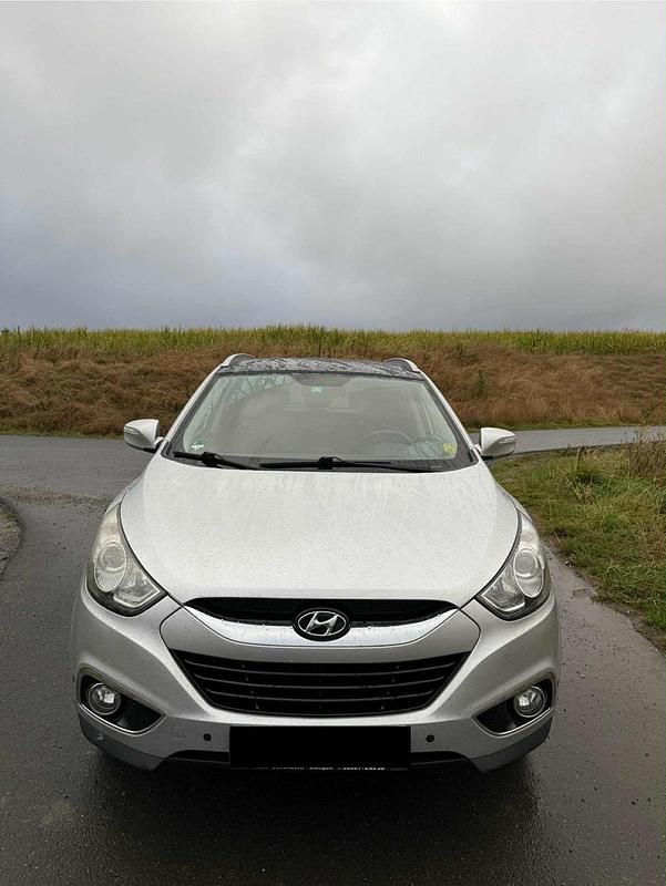 Silber Gebraucht 2011 Hyundai ix35 SUV | 6.500 € (Guter Preis) - Bild 1/4