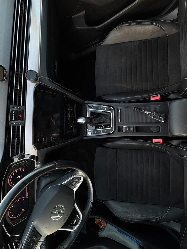 Gebraucht VW Passat R-line 200 PS (147 kW) 2020 Grau Kombi