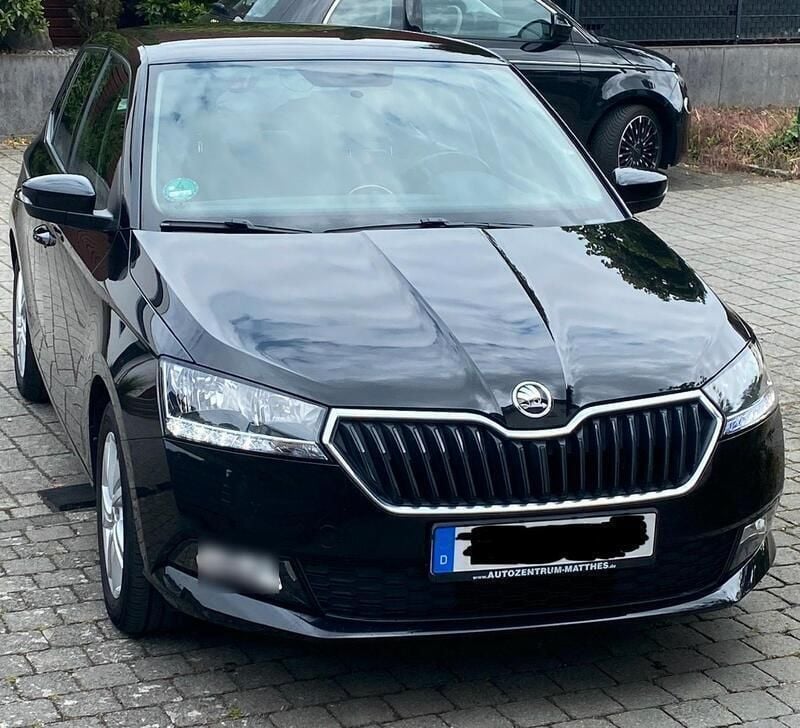 Schwarz Gebraucht 2019 Skoda Fabia Ambition Kleinwagen | 8.900 € (Guter Preis) - Bild 1/4