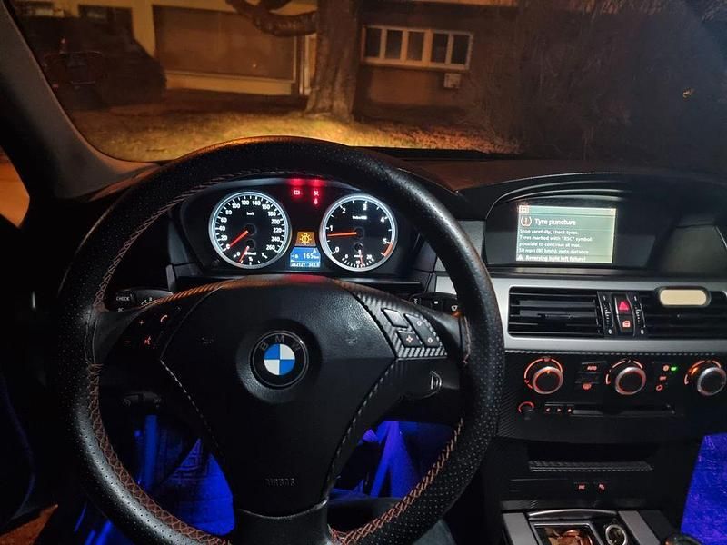 Gebraucht BMW 525 177 PS (130 kW) 2004 Silber Limousine