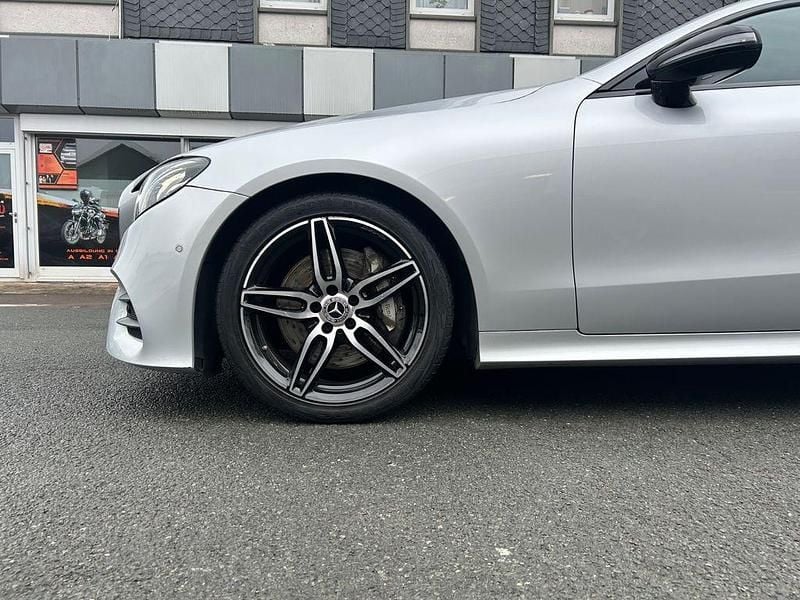 Gebraucht Mercedes E300 245 PS (180 kW) 2018 Silber Coupé