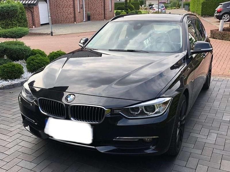Schwarz Gebraucht 2014 BMW 320 Luxury Line Kombi | 10.120 € (Fairer Preis) - Bild 1/4