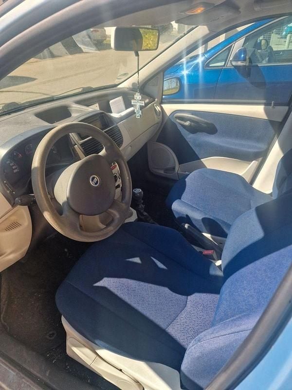 Gebraucht Fiat Punto Dynamic 80 PS (58 kW) 2004 Blau Kleinwagen
