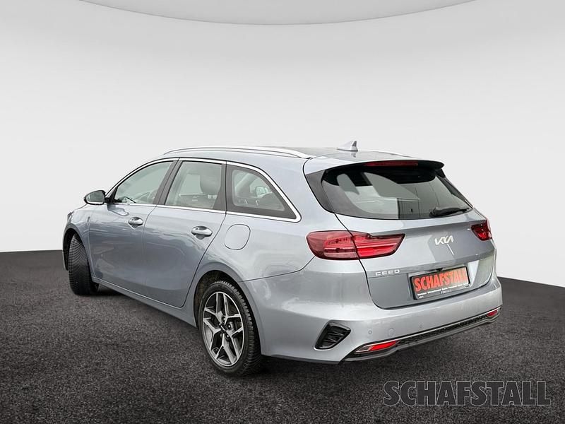 Gebraucht Kia Ceed Sportswagon Spirit 160 PS (117 kW) 2022 Lunarsilber Kombi