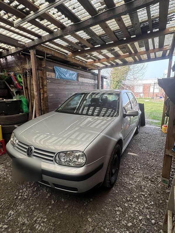 Gebraucht VW Golf IV 74 PS (54 kW) 2003 Silber Kleinwagen