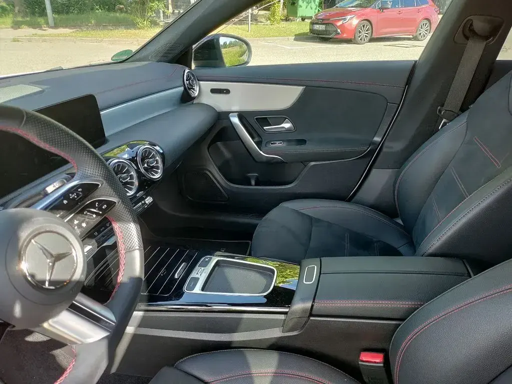 Gebraucht Mercedes CLA200 AMG line 163 PS (119 kW) 2024 Weiß Coupé