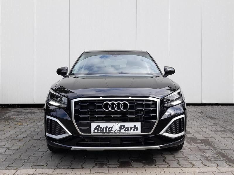 Gebraucht Audi Q2 Ambiente 150 PS (110 kW) 2023 Grau metallic SUV