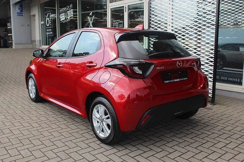 Neu Mazda 2 Center-Line 116 PS (85 kW) 2025 Rot Kleinwagen