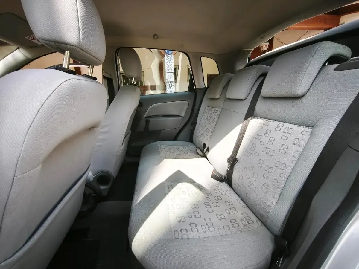 Gebraucht Ford Fiesta 78 PS (57 kW) 2002 Grau Kleinwagen