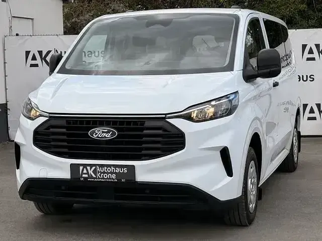 Używany Ford Transit Custom 136 KM (100 kW) 2025 Biały Minivan