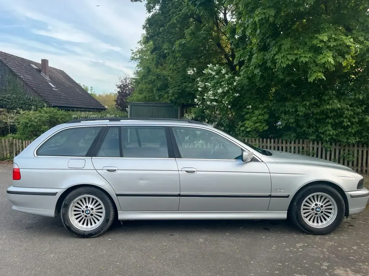 Second-hand BMW 520 150 CP (110 kW) 2000 Argintiu Break