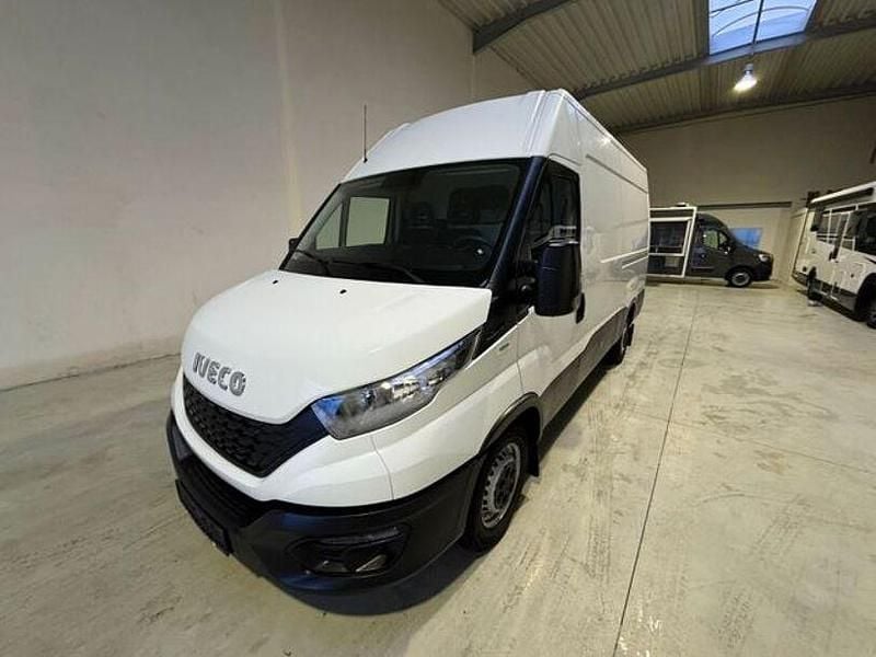 Gebraucht Iveco Daily 156 PS (114 kW) 2021 Weiss Van