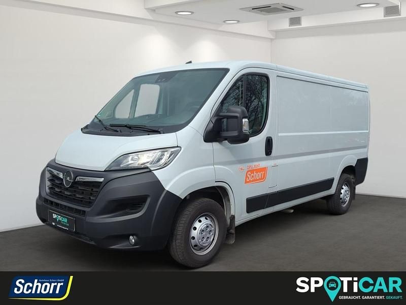 Hell weiß Gebraucht 2024 Opel Movano S Van | 33.990 € (Teuer) - Bild 1/1
