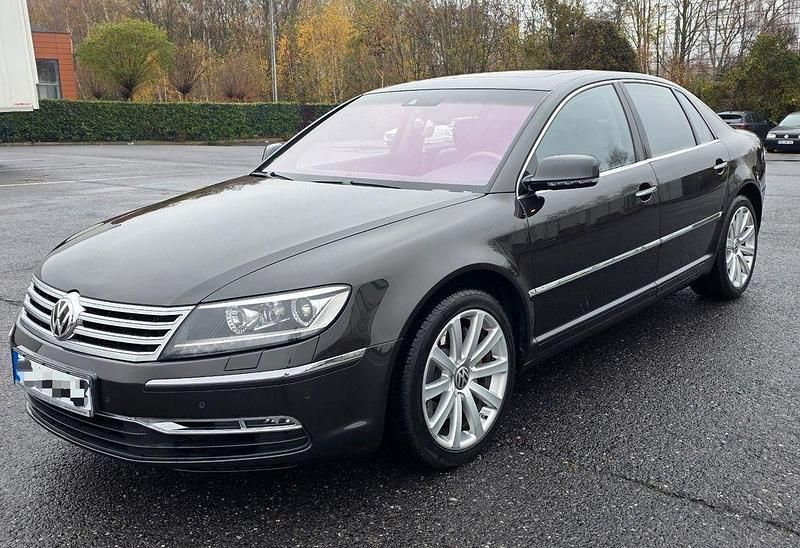 Usado VW Phaeton 239 HP (175 kW) 2010 Preto Sedan