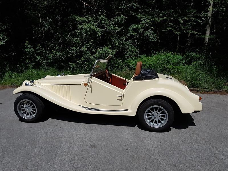 Used Morris Marina 110 HP (80 kW) 1975 Beige Cabriolet