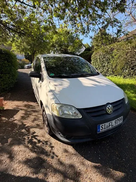 Używany VW Fox 54 KM (39 kW) 2009 Biały Hatchback