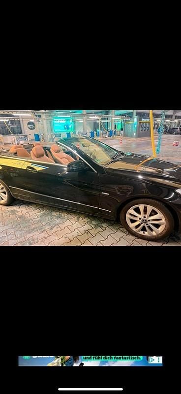 Gebraucht Mercedes E200 184 PS (135 kW) 2010 Schwarz Cabrio