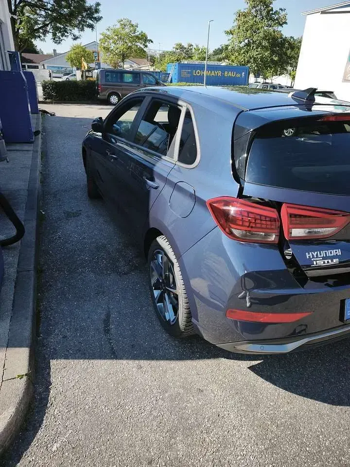 Gebraucht Hyundai i30 Advantage 101 PS (74 kW) 2024 Blau Kombi