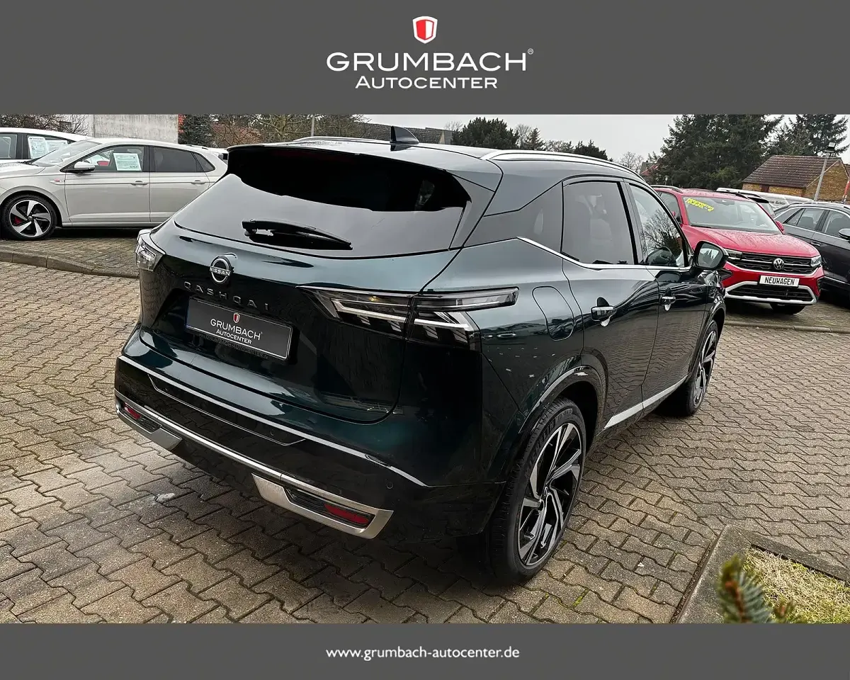 Neu Nissan Qashqai Premium Edition 158 PS (116 kW) 2025 Xex ceramic grey dach black SUV