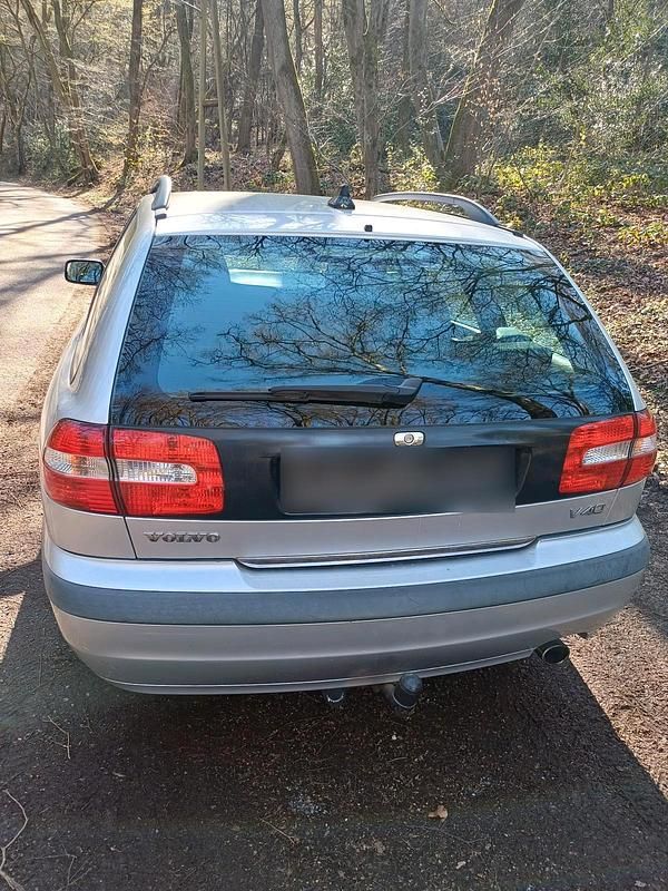Gebraucht Volvo V40 122 PS (89 kW) 2002 Silber Kombi