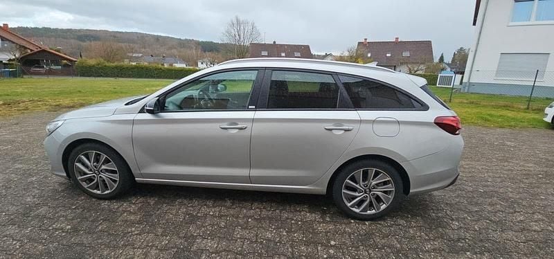 Gebraucht Hyundai i30 Passion Plus 140 PS (102 kW) 2018 Silber Kombi