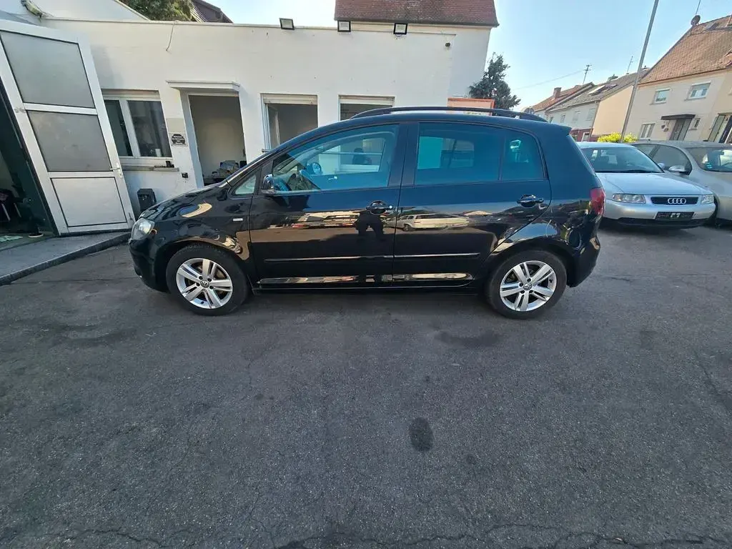 Gebraucht VW Golf Plus Match 105 PS (77 kW) 2012 Schwarz Van / Kleinbus
