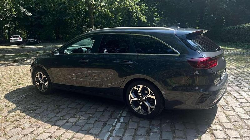 Gebraucht 2018 Kia Ceed Spirit Limousine | 12.000 € (Guter Preis) - Bild 1/4