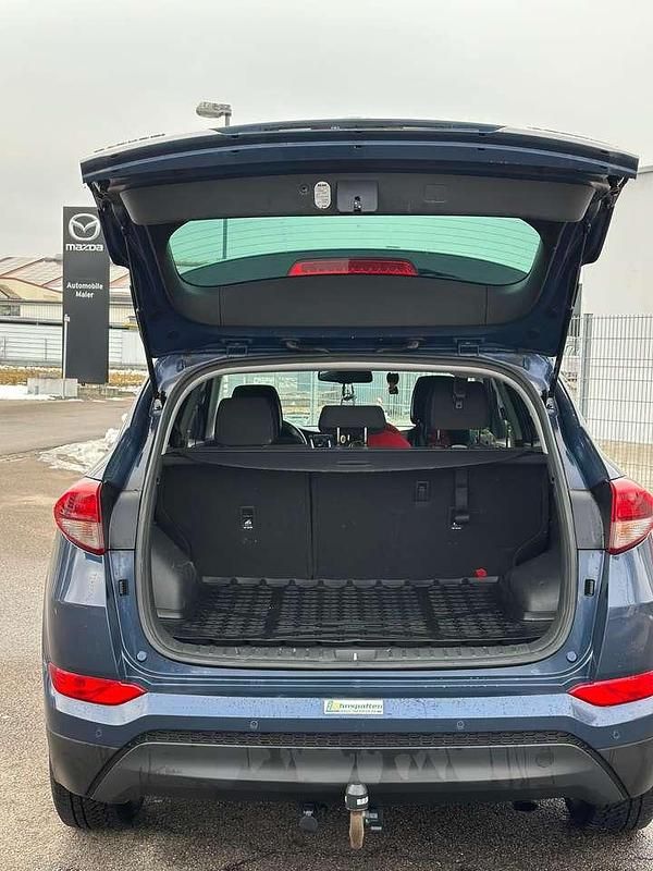 Gebraucht Hyundai Tucson 132 PS (97 kW) 2016 Blau SUV