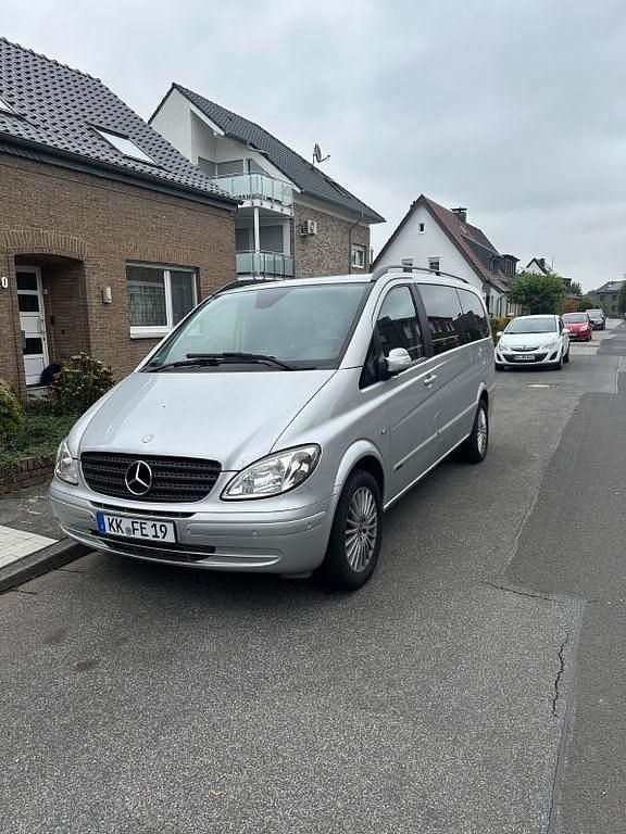 Silber Gebraucht 2006 Mercedes Viano Van / Kleinbus | 10.899 € (Guter Preis) - Bild 1/4