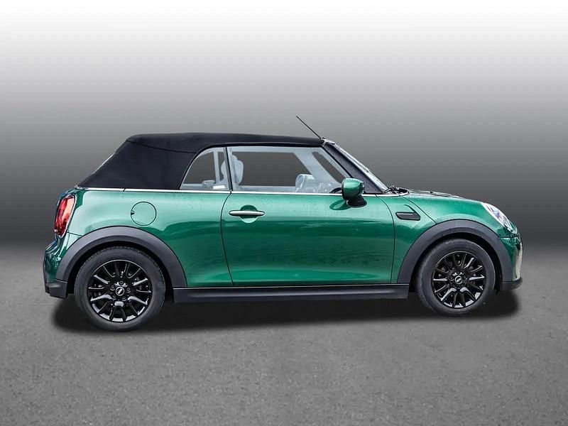 Gebraucht Mini Cooper Cabriolet Classic 136 PS (100 kW) 2021 British racing green Cabrio