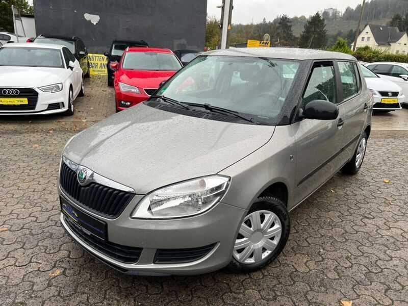 Beige Gebraucht 2012 Skoda Fabia Cool Edition Kleinwagen | 7.490 € (Teuer) - Bild 1/4